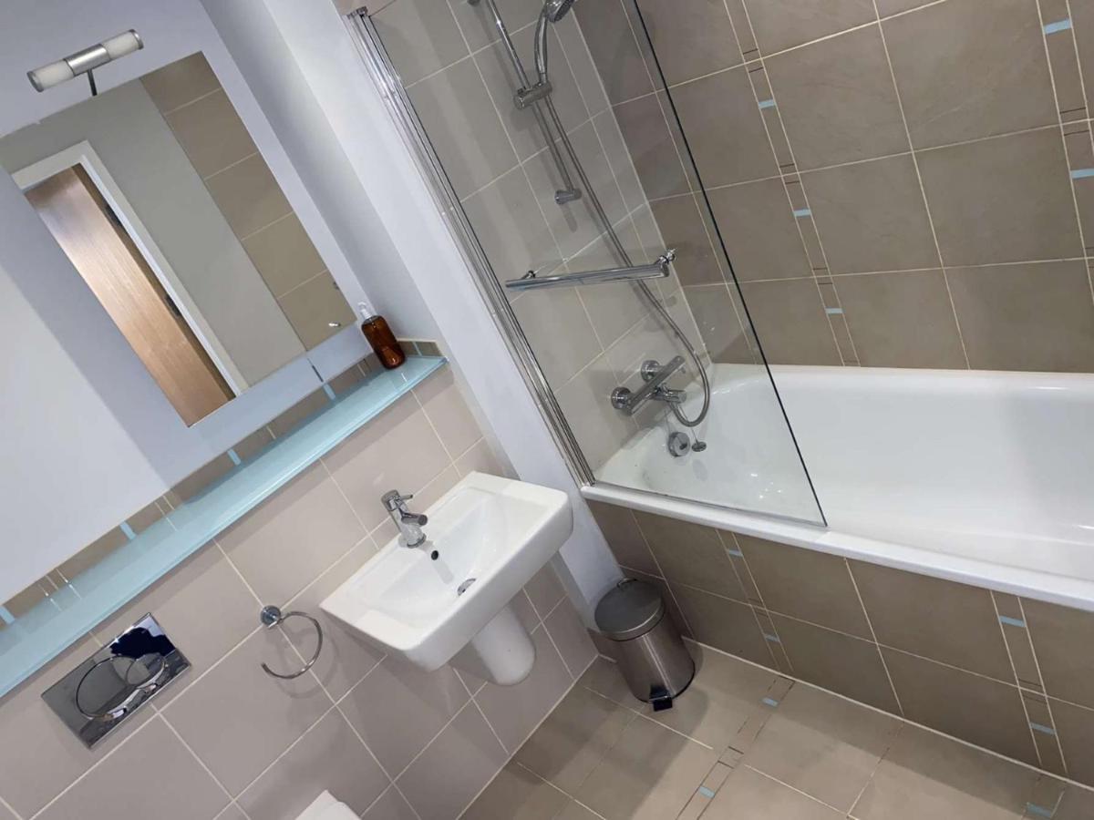 Gunwharf Apartment Portsmouth Buitenkant foto